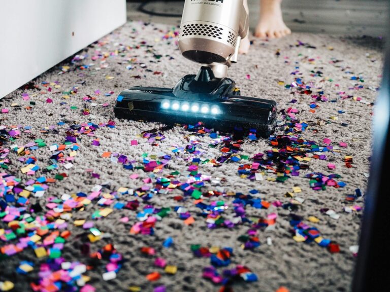 Cleaning Life Hacks: 10 Gadgets for Quick Cleaning